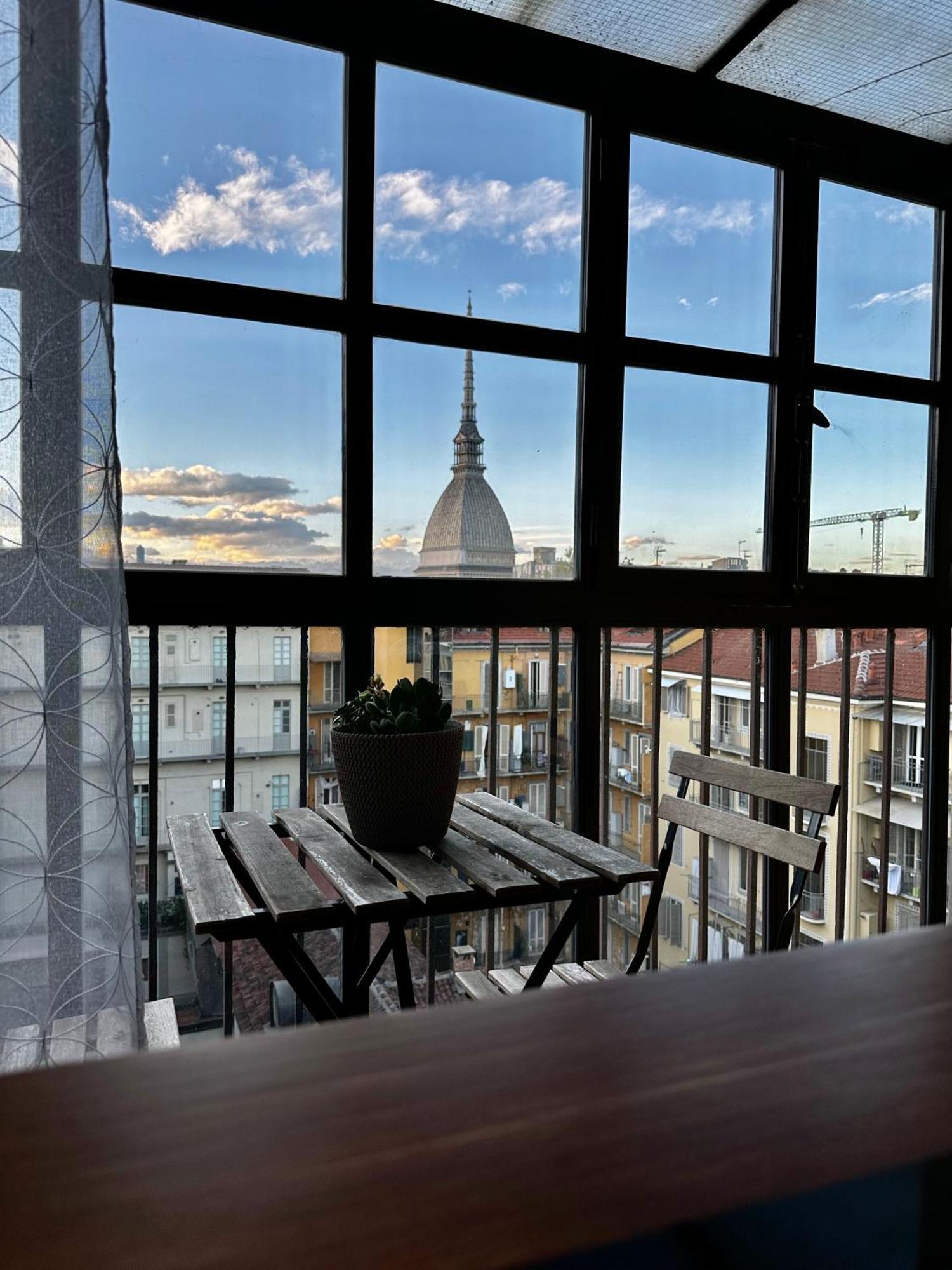 Ferienwohnung Le Finestre Sulla Mole Turin Exterior foto
