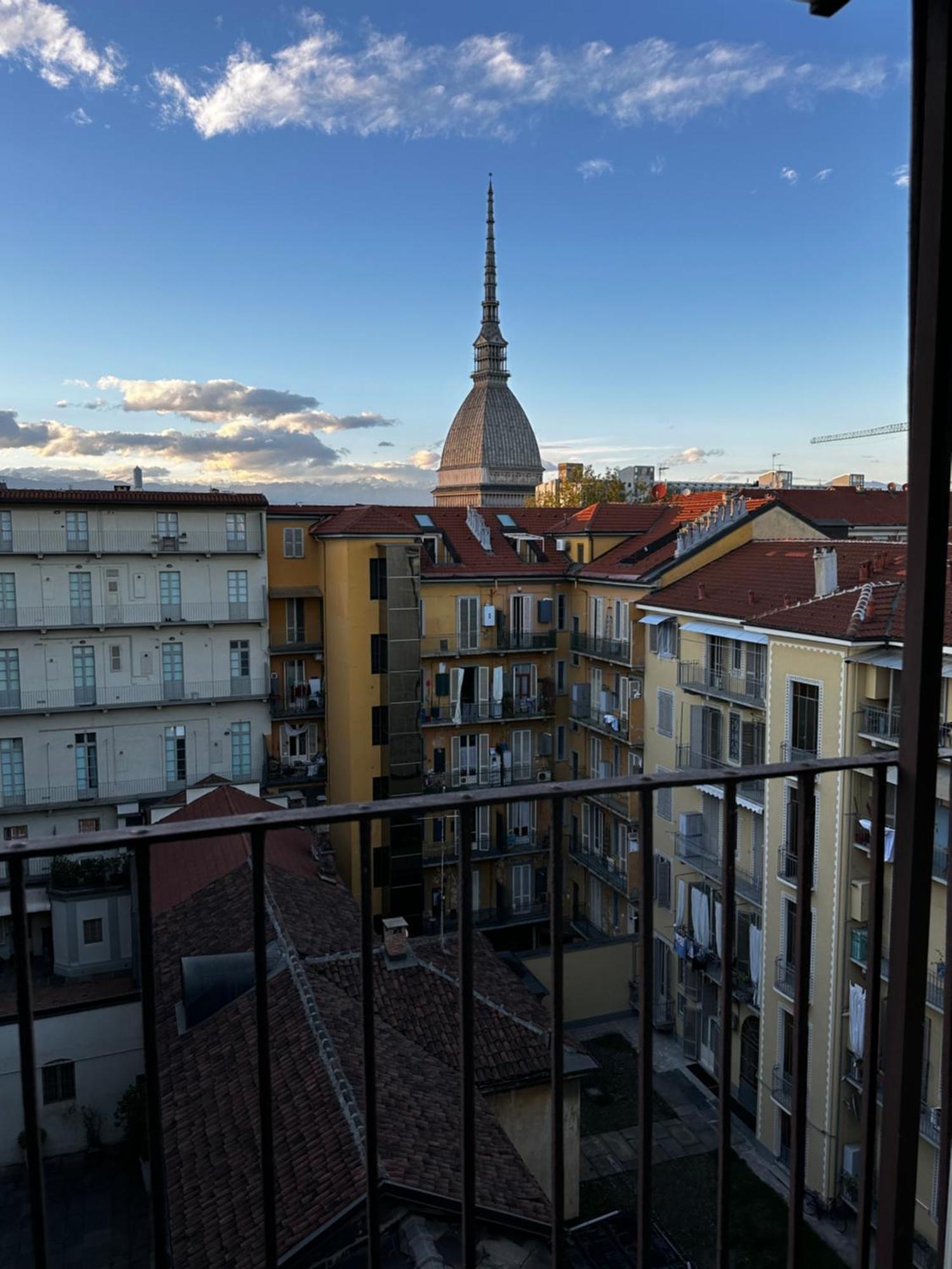 Ferienwohnung Le Finestre Sulla Mole Turin Exterior foto