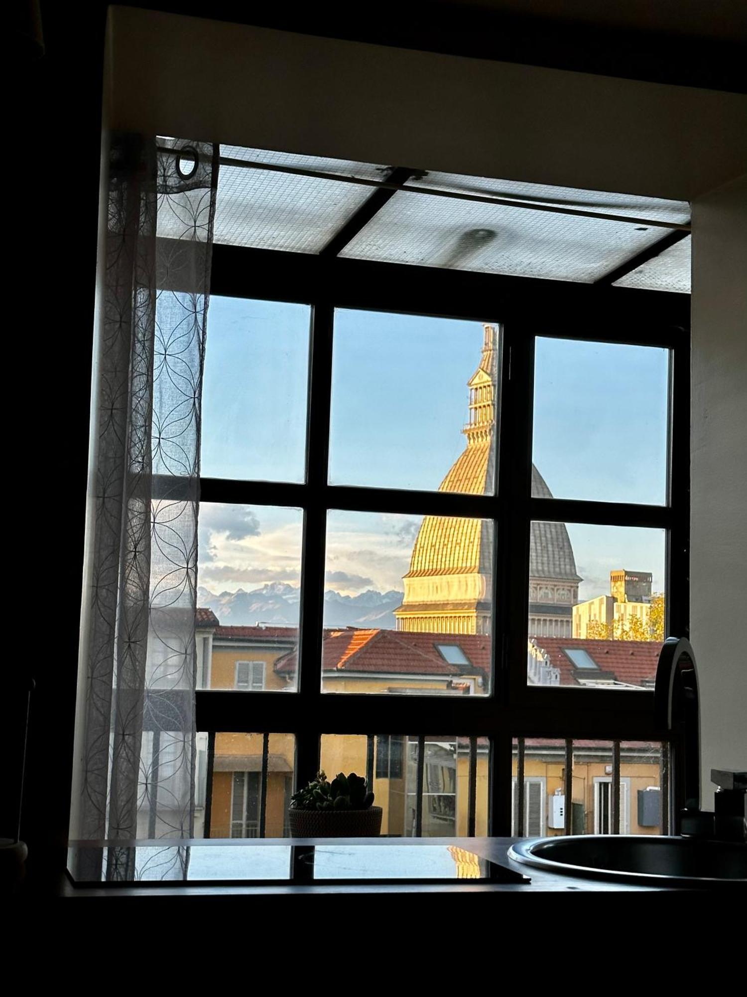 Ferienwohnung Le Finestre Sulla Mole Turin Exterior foto