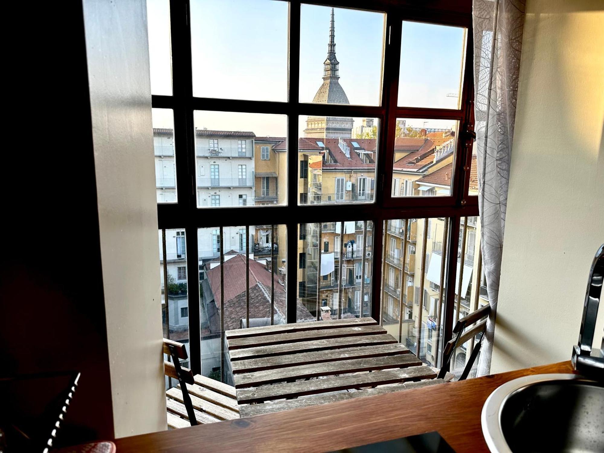 Ferienwohnung Le Finestre Sulla Mole Turin Exterior foto
