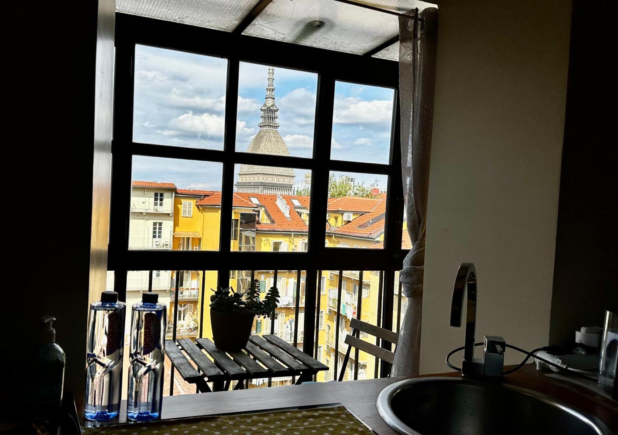 Ferienwohnung Le Finestre Sulla Mole Turin Exterior foto